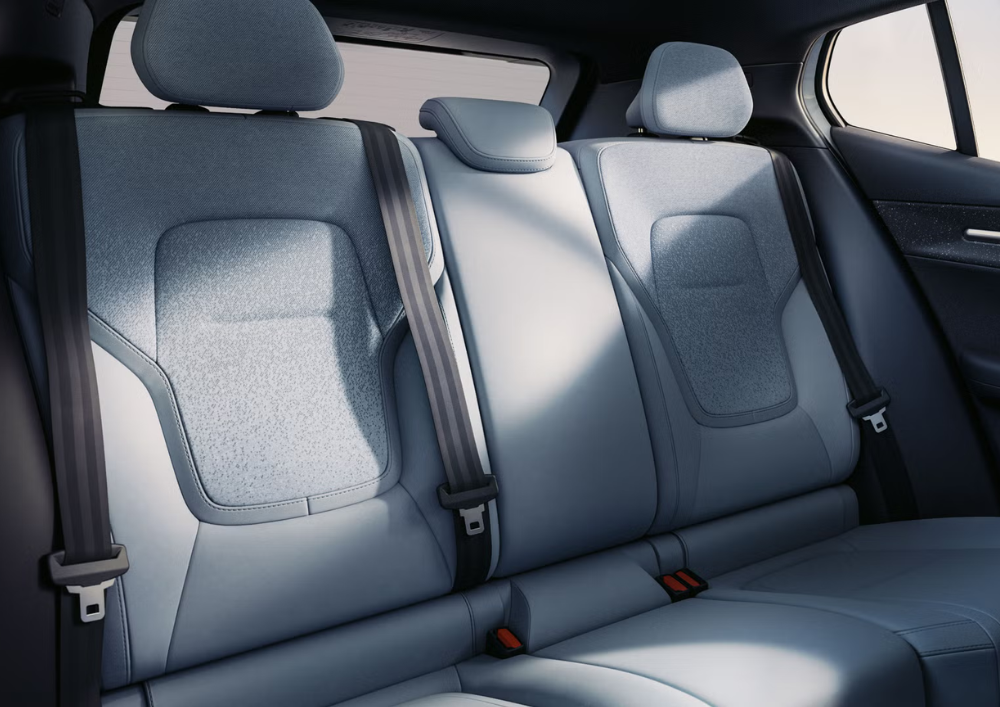 Volvo EX30 Twin Performance Plus 8