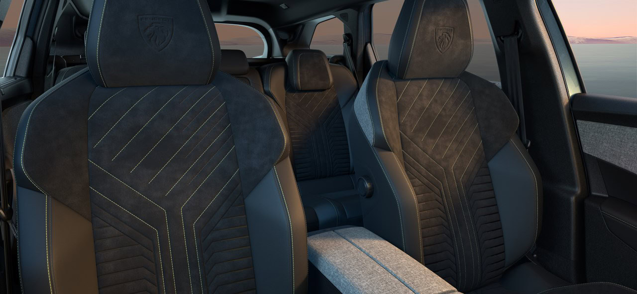 Peugeot E-5008 GT 2WD 4