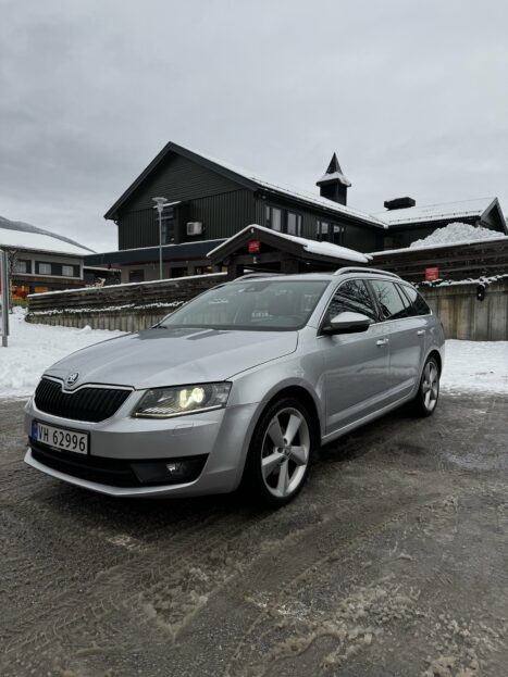 Skoda Octavia 2,0 TDI 150hk DSG Elegance