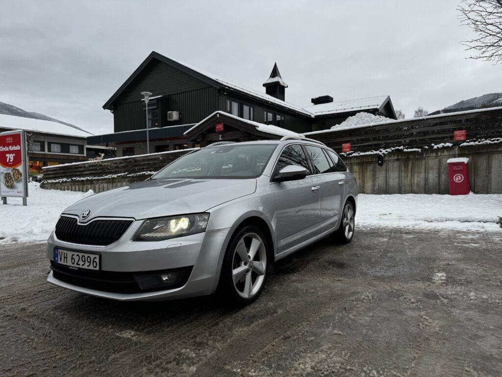 Skoda Octavia 2,0 TDI 150hk DSG Elegance 1
