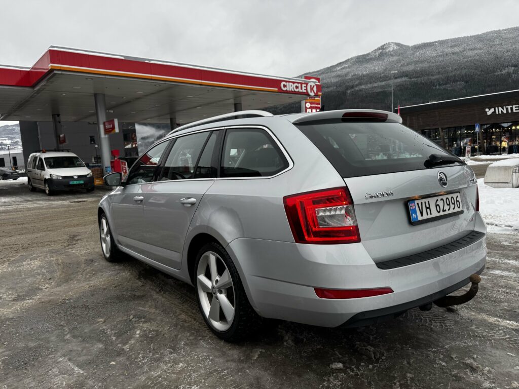 Skoda Octavia 2,0 TDI 150hk DSG Elegance 3
