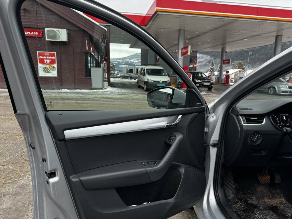 Skoda Octavia 2,0 TDI 150hk DSG Elegance 13